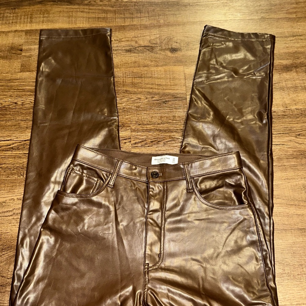 Women's Brown Leather pants - Picture 3 of 5